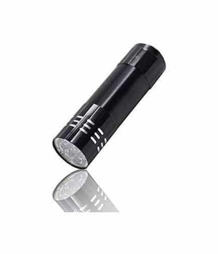 كشاف للكشف عن بقع بول الحيوانات والفطريات