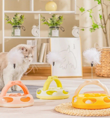 لعبة للقطط مع فراشة متحركة