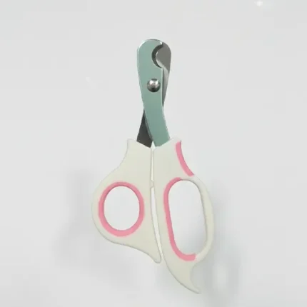 مقص للقطط والكلاب